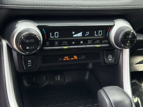 Used 2025 Toyota RAV4 XLE w/ Convenience Package AWD/4WD image 30