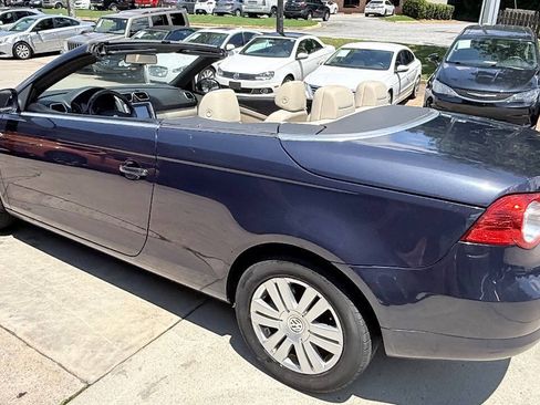 Used 2008 Volkswagen Eos Komfort FWD image 31