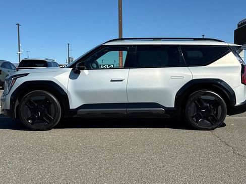Certified 2024 Kia EV9 GT-Line AWD/4WD image 9