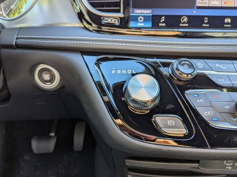 New 2026 Chrysler Pacifica Select image 16