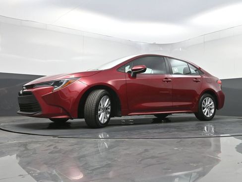 Used 2023 Toyota Corolla LE w/ LE Convenience Package FWD image 24