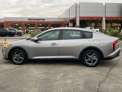 Used 2025 Kia K4 LXS image 8