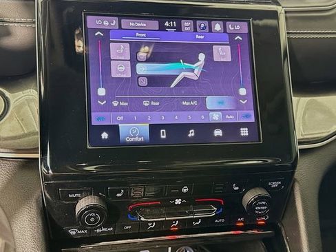 Used 2022 Jeep Grand Cherokee L Laredo w/ Luxury Tech Group I AWD/4WD image 15