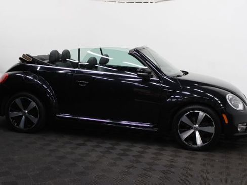 Used 2013 Volkswagen Beetle 2.0T image 4