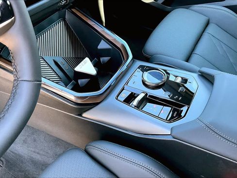 Used 2025 BMW X3 xDrive30i w/ Convenience Package image 17