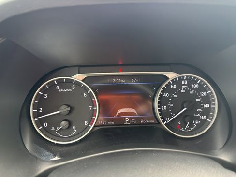 Used 2025 Nissan Sentra SV w/ Trunk Package image 11