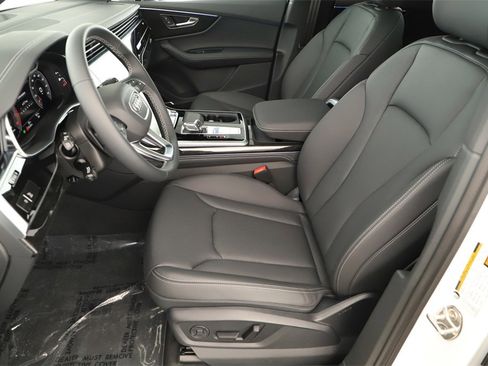 New 2025 Audi Q7 3.0T Premium Plus image 24