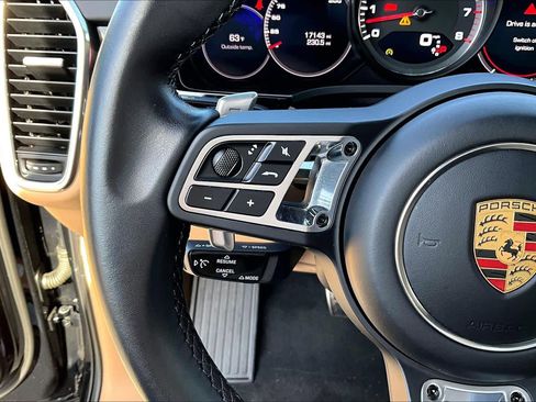 Used 2020 Porsche Cayenne Turbo image 26