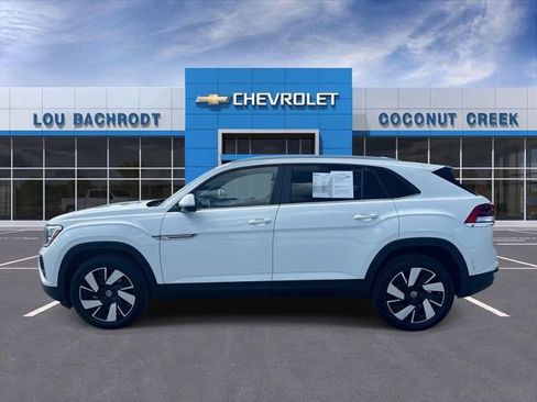 Used 2024 Volkswagen Atlas Cross Sport SE image 5