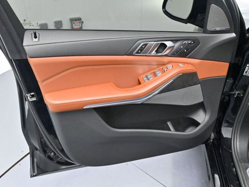 Used 2024 BMW X7 xDrive40i w/ M Sport Package image 9