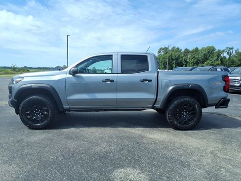 Used 2025 Chevrolet Colorado Trail Boss AWD/4WD image 2