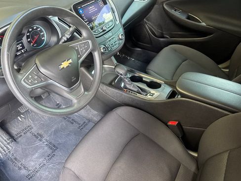 Used 2022 Chevrolet Malibu LT FWD image 9