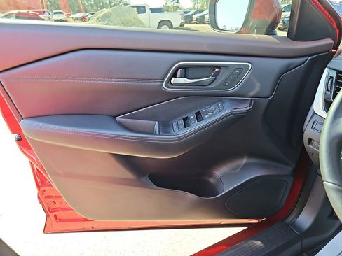 Used 2021 Nissan Rogue SL w/ Premium Package image 32