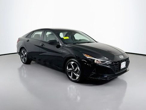 Used 2023 Hyundai Elantra SEL w/ Convenience Package FWD image 10