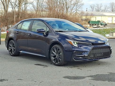 New 2026 Toyota Corolla SE image 3