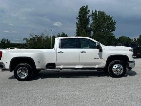 Certified 2024 Chevrolet Silverado 3500 LTZ w/ LTZ Convenience Package AWD/4WD image 2