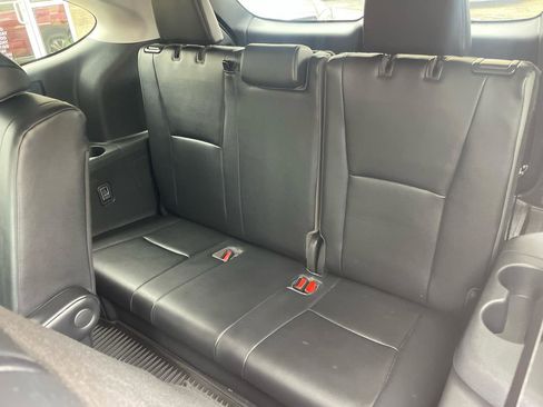 Used 2020 Toyota Highlander XLE image 34