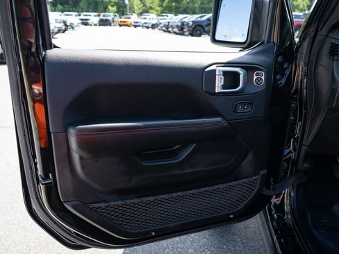 Used 2024 Jeep Wrangler Unlimited Rubicon AWD/4WD image 17