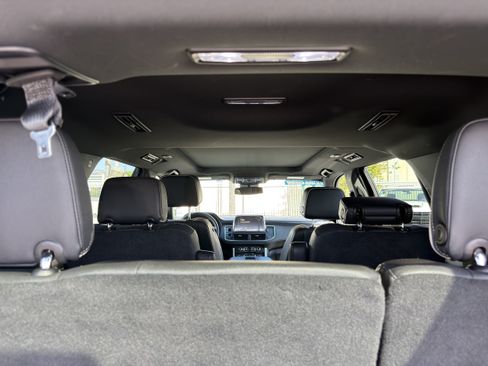 Used 2023 GMC Yukon SLT w/ SLT Luxury Package AWD/4WD image 17