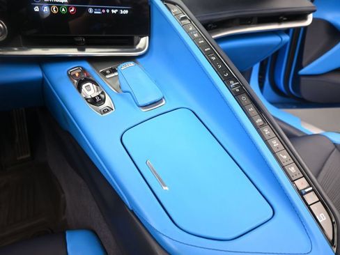 Used 2023 Chevrolet Corvette Stingray Premium Conv w/ Z51 Performance Package RWD image 15