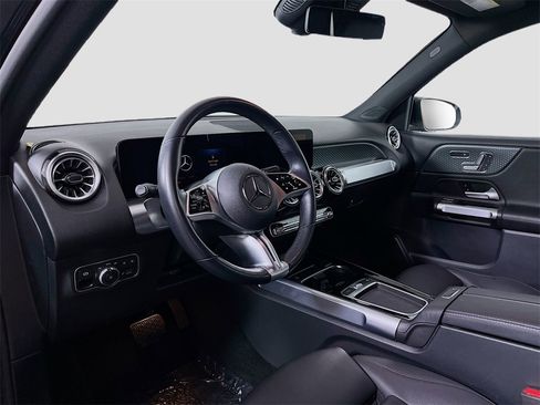 Used 2024 Mercedes-Benz GLB 250 image 10