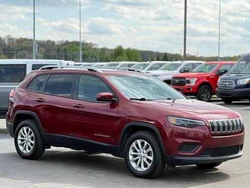 Used 2020 Jeep Cherokee Latitude w/ Cold Weather Group AWD/4WD image 34