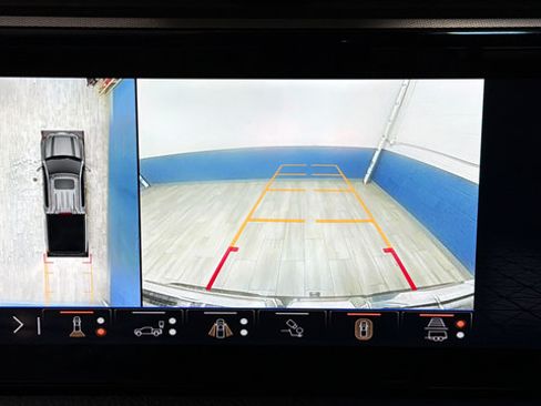 Used 2024 GMC Sierra 1500 Denali w/ Technology Package AWD/4WD image 14