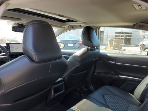 Used 2022 Toyota Camry SE w/ Audio Upgrade Package image 11