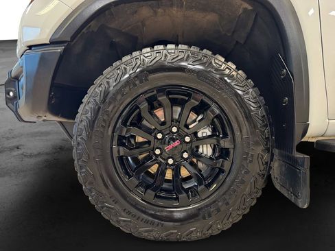 Used 2023 GMC Sierra 1500 AT4X AWD/4WD image 9
