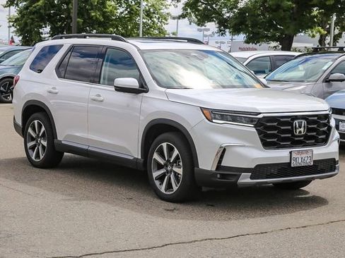 Used 2024 Honda Pilot Elite image 6