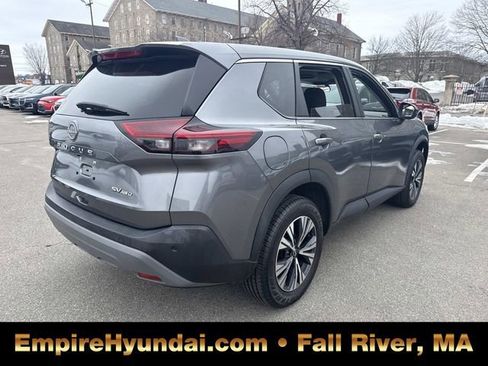 Used 2022 Nissan Rogue SV image 7