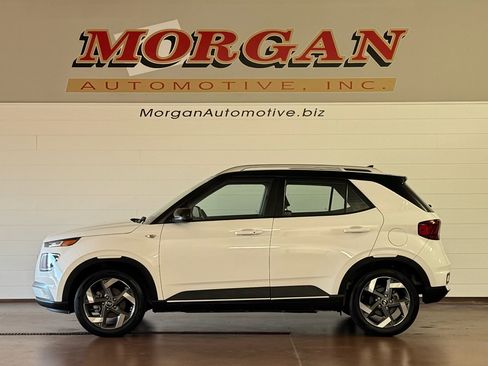 Used 2022 Hyundai Venue Limited image 6