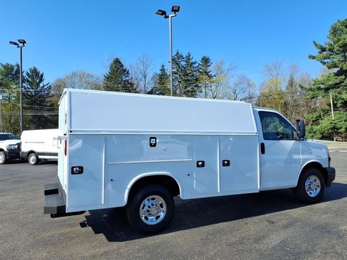 Used 2020 Chevrolet Express 3500 w/ Power Convenience Package image 6