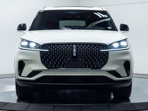 Used 2025 Lincoln Aviator Reserve w/ Equipment Group 201A image 5