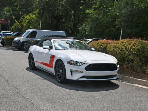 Used 2019 Ford Mustang Premium w/ Equipment Group 201A RWD image 7