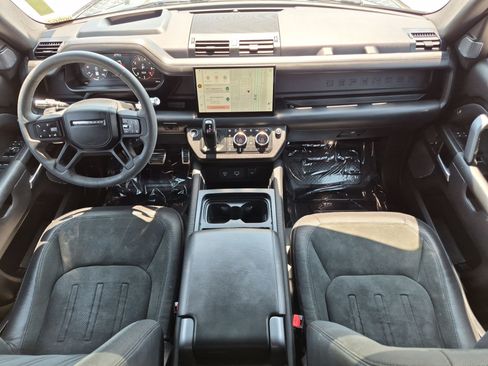 Used 2022 Land Rover Defender 110 V8 AWD/4WD image 26
