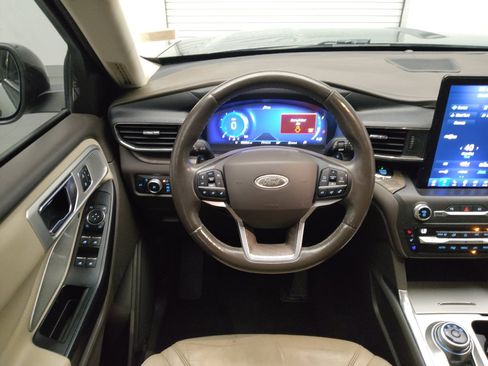 Used 2020 Ford Explorer Platinum w/ Premium Technology Package AWD/4WD image 22