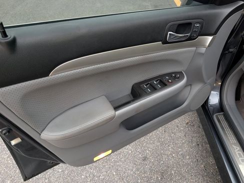 Used 2007 Acura TSX w/ Navigation FWD image 12