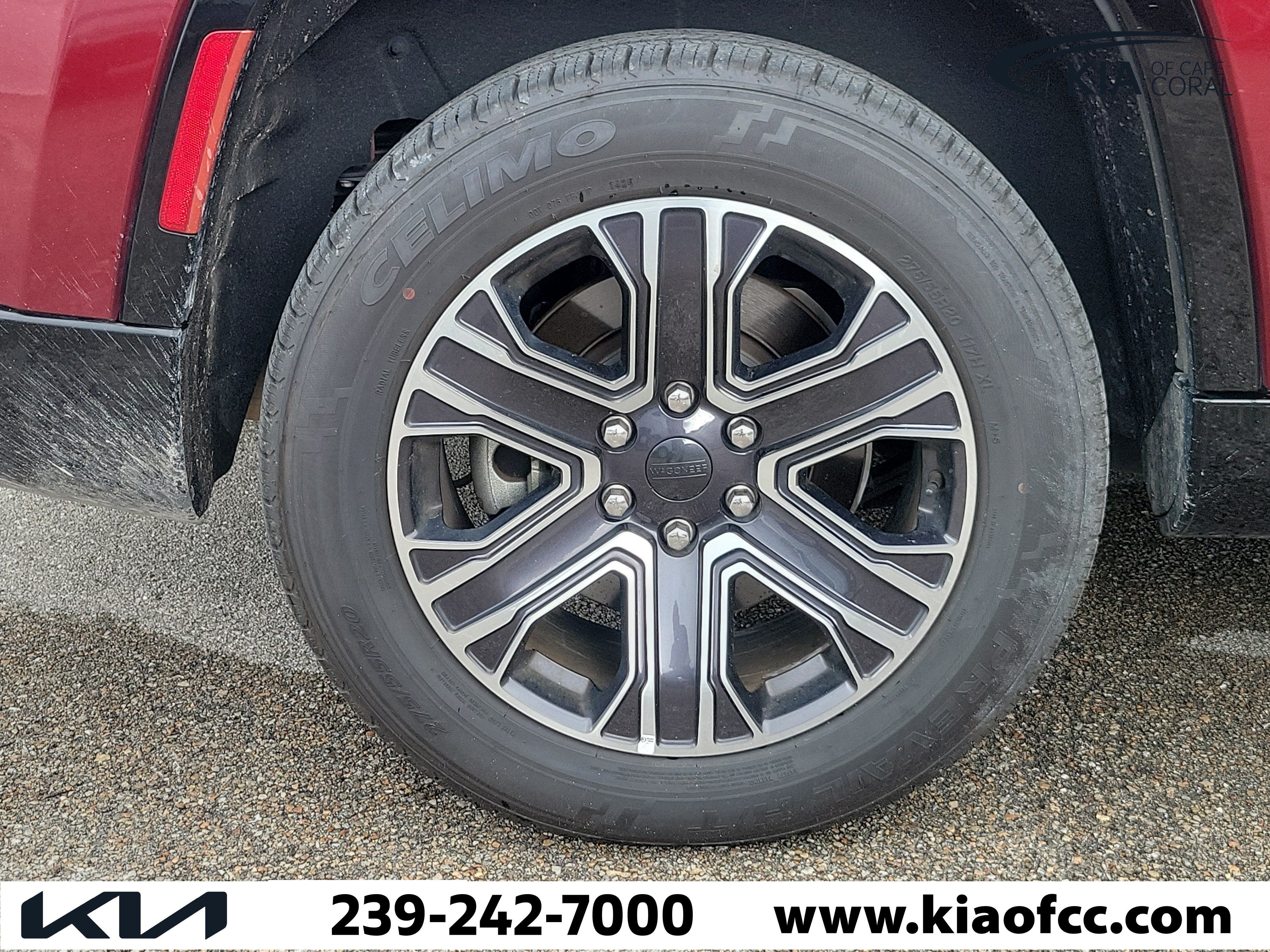 Used 2024 Jeep Wagoneer Series II AWD/4WD image 7