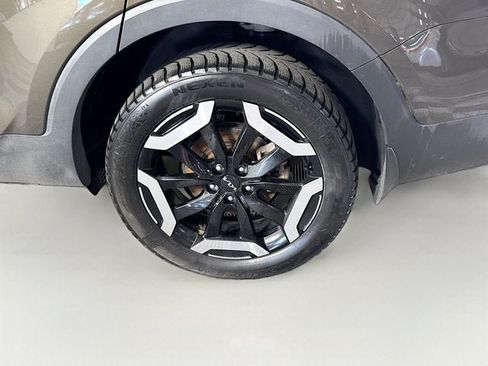 Certified 2024 Kia Telluride S w/ S Sunroof Package AWD/4WD image 33