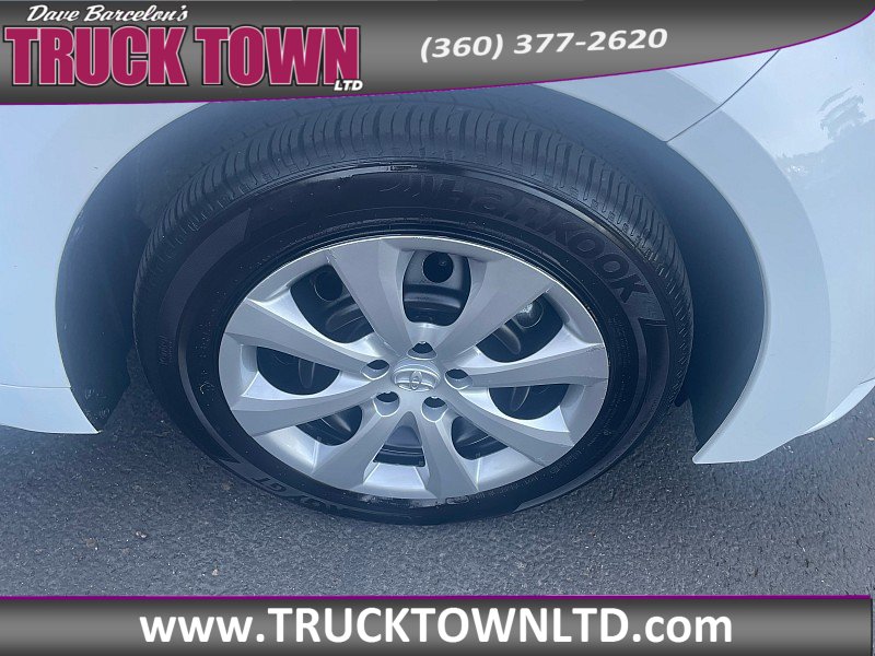 Used 2025 Toyota Corolla LE FWD image 33