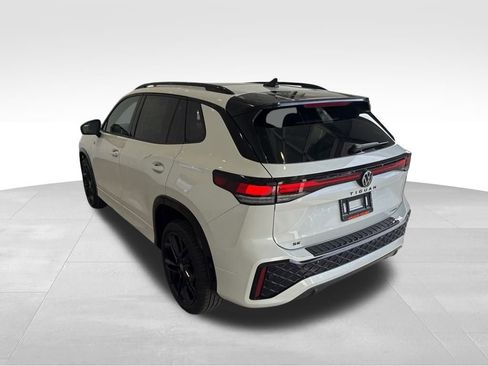 New 2025 Volkswagen Tiguan SE R-Line image 3