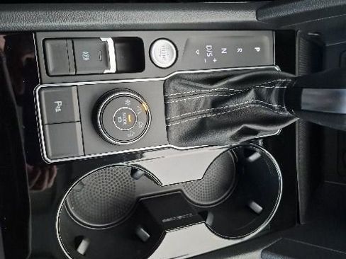 Used 2023 Volkswagen Atlas SEL AWD/4WD image 28