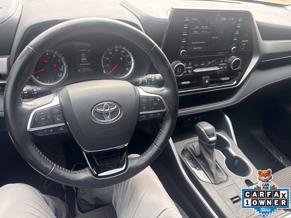 Used 2021 Toyota Highlander LE FWD image 18