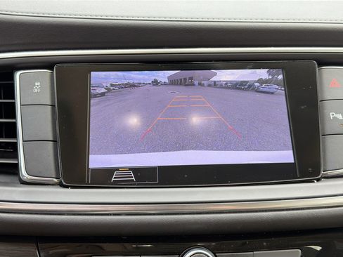Used 2020 Buick Enclave Essence image 29