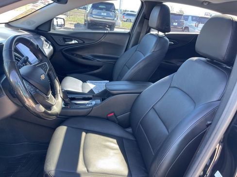 Used 2018 Chevrolet Malibu Premier w/ Premier Sun and Wheel Package image 21