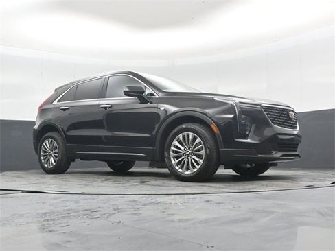 Used 2024 Cadillac XT4 Premium Luxury image 39