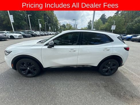 Used 2022 Buick Envision Essence w/ Technology Package II FWD image 3