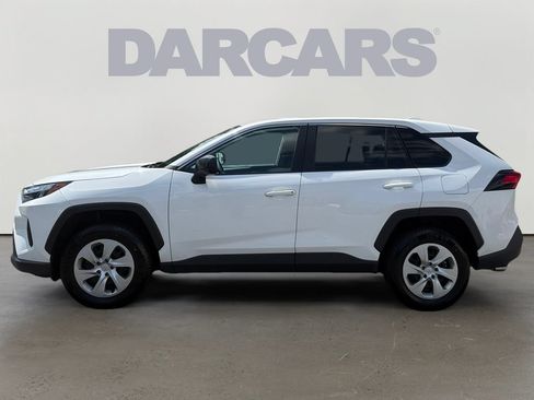 Used 2025 Toyota RAV4 LE AWD/4WD image 4
