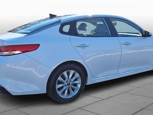 Used 2017 Kia Optima EX w/ Premium Package image 8